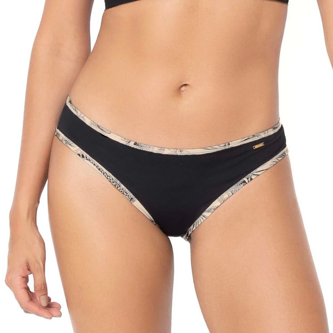 PANTY CON SESGOS EN PIERNA Y CINTURA